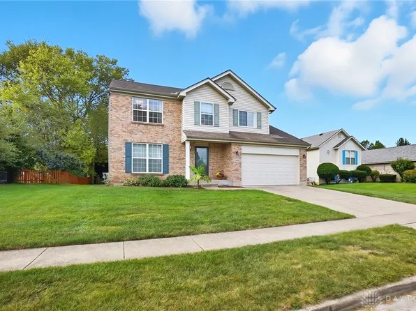 1384 Lamplighter Ln, Fairborn, OH 45324