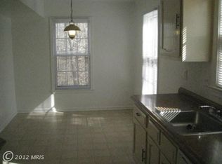 7813 Groveland Sq, Springfield, VA 22153