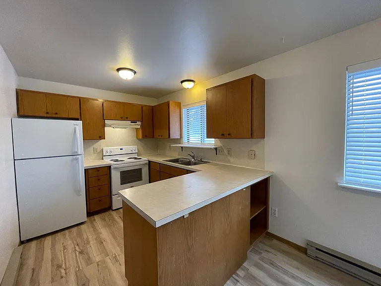 1111 E 8th Ave — Photo 47