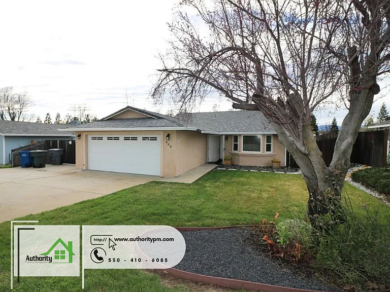 808 Springer Dr — Photo 1