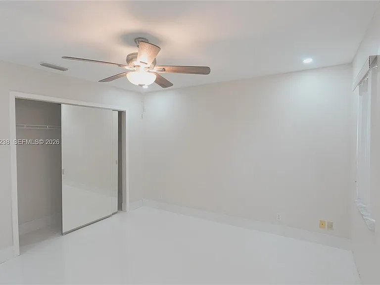 518 NE 48th St — Photo 24