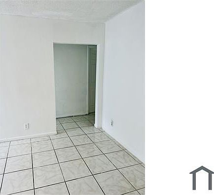 3rd image of 1212 N 58th Ave