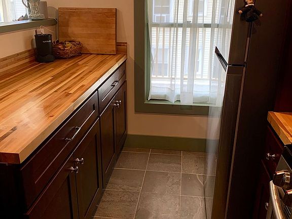 5th image of 219 N Winooski Ave APT 3