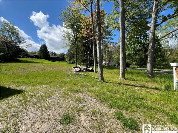 127 Warwick Rd #49, Jamestown, NY 14701