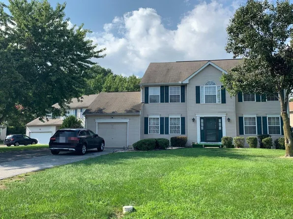 12 Mapleshade Dr, Newark, DE 19702