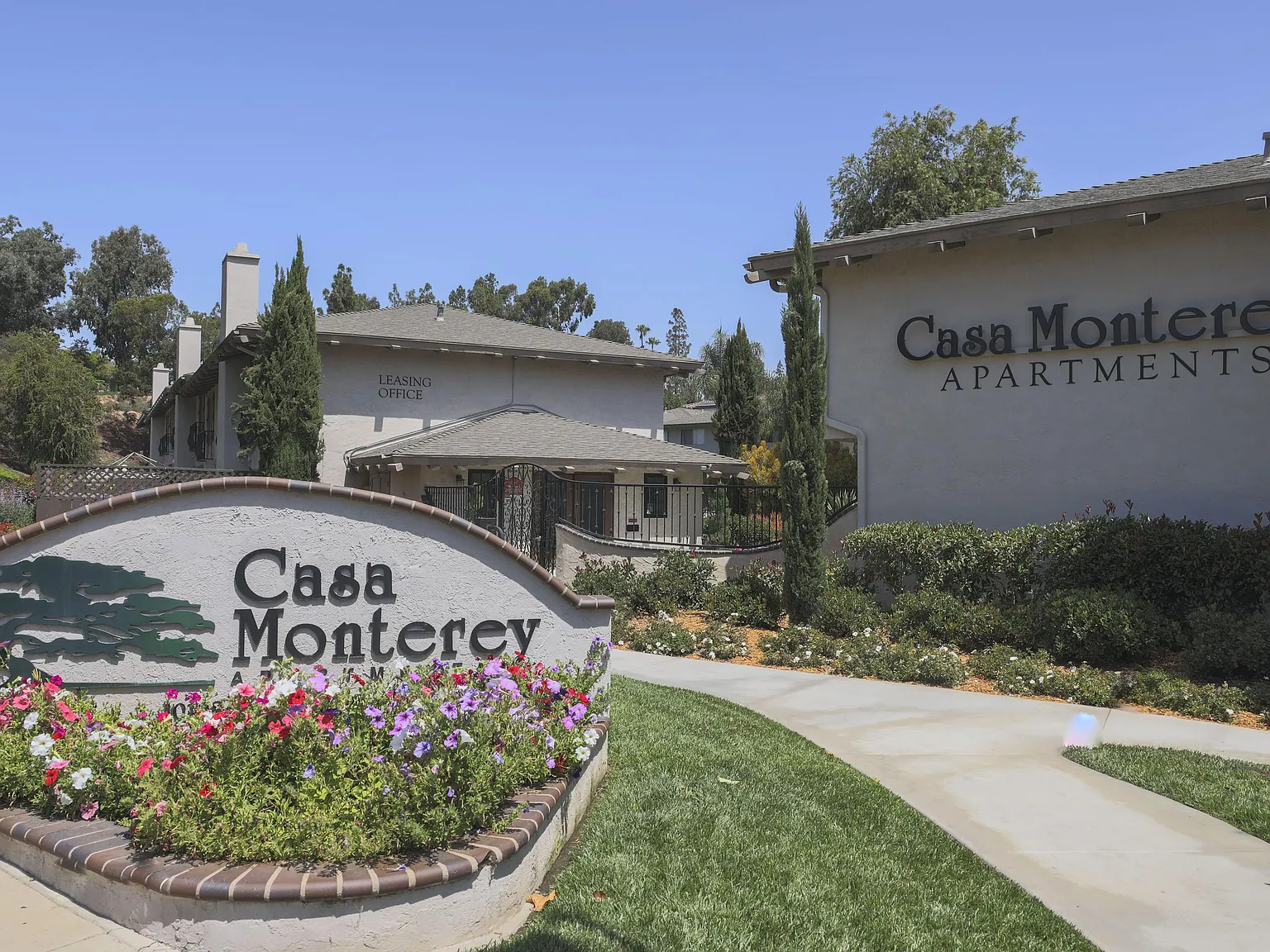 Casa Monterey Apartments — Photo 1