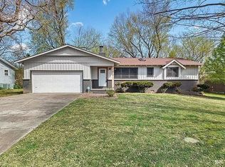 915 N 11th St, Rogers, AR 72756