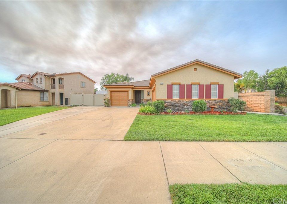 1st image of 23721 Aspen Dr