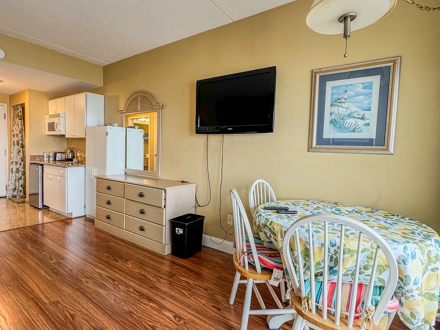 Studio, 325 sqft, $1,400 — Photo 3