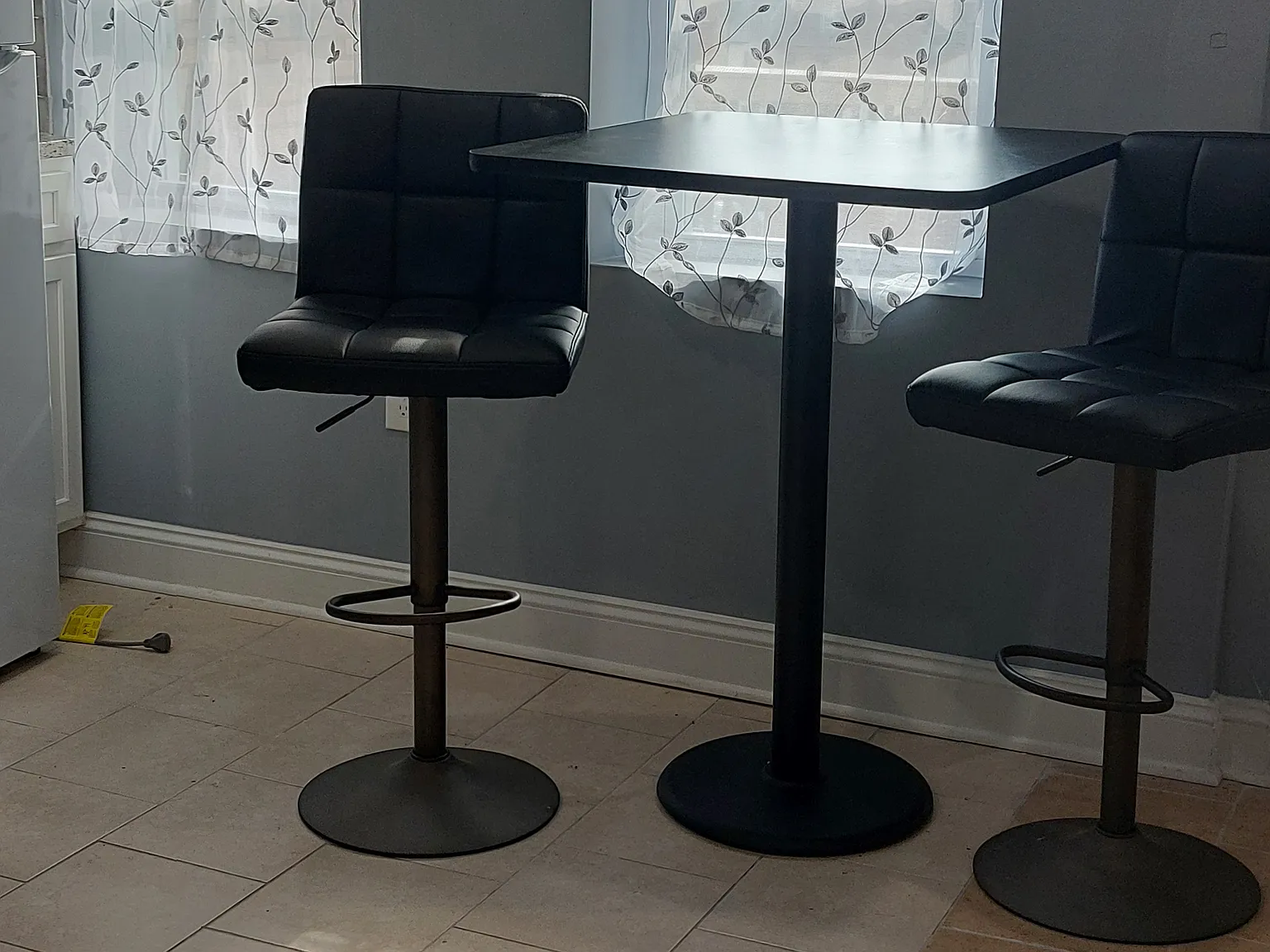 1 bed, 700 sqft, $900 — Photo 2