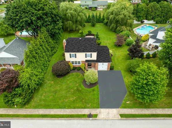 1909 Davis Dr, Norristown, PA 19403