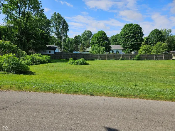 405 & 407 N Market St, Carthage, IN 46115