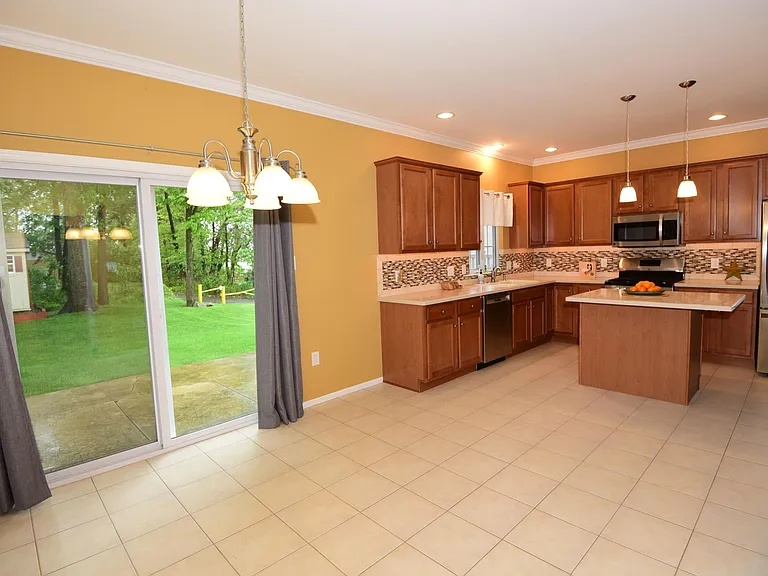 8343 Scenic View Dr — Photo 9