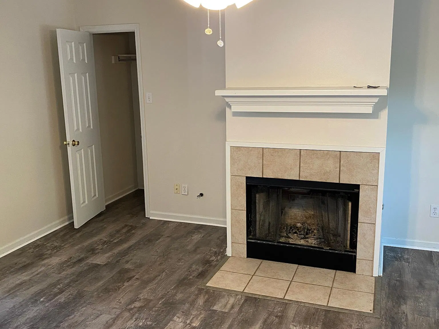 2 bed, 2.5 bath, 1330 sqft, $1,375 — Photo 4