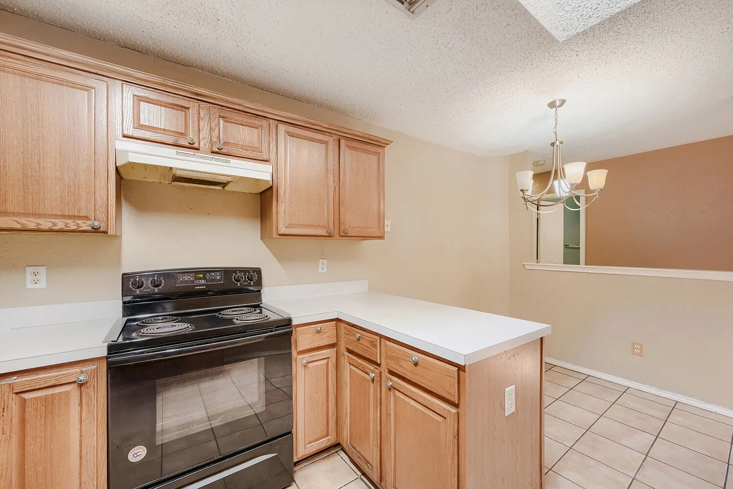 3 bed, 1588 sqft, $2,015 — Photo 3