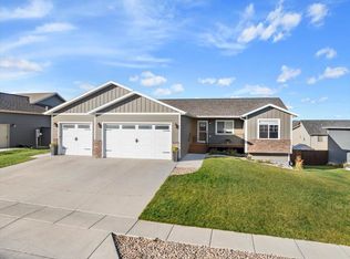 4523 Vinecliff Dr, Rapid City, SD 57703