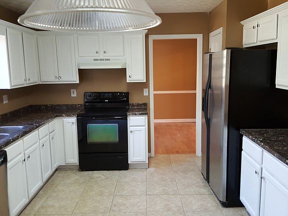 2nd image of 305 Pleasant Hills Dr
