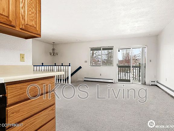 3rd image of 528 State St