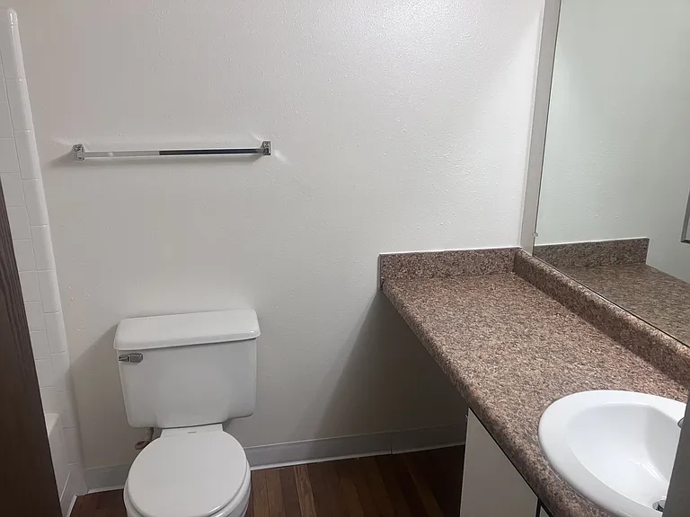 Windsor Place Apartments — Photo 71