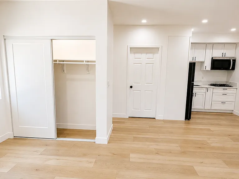 20730 Stagg St — Photo 6