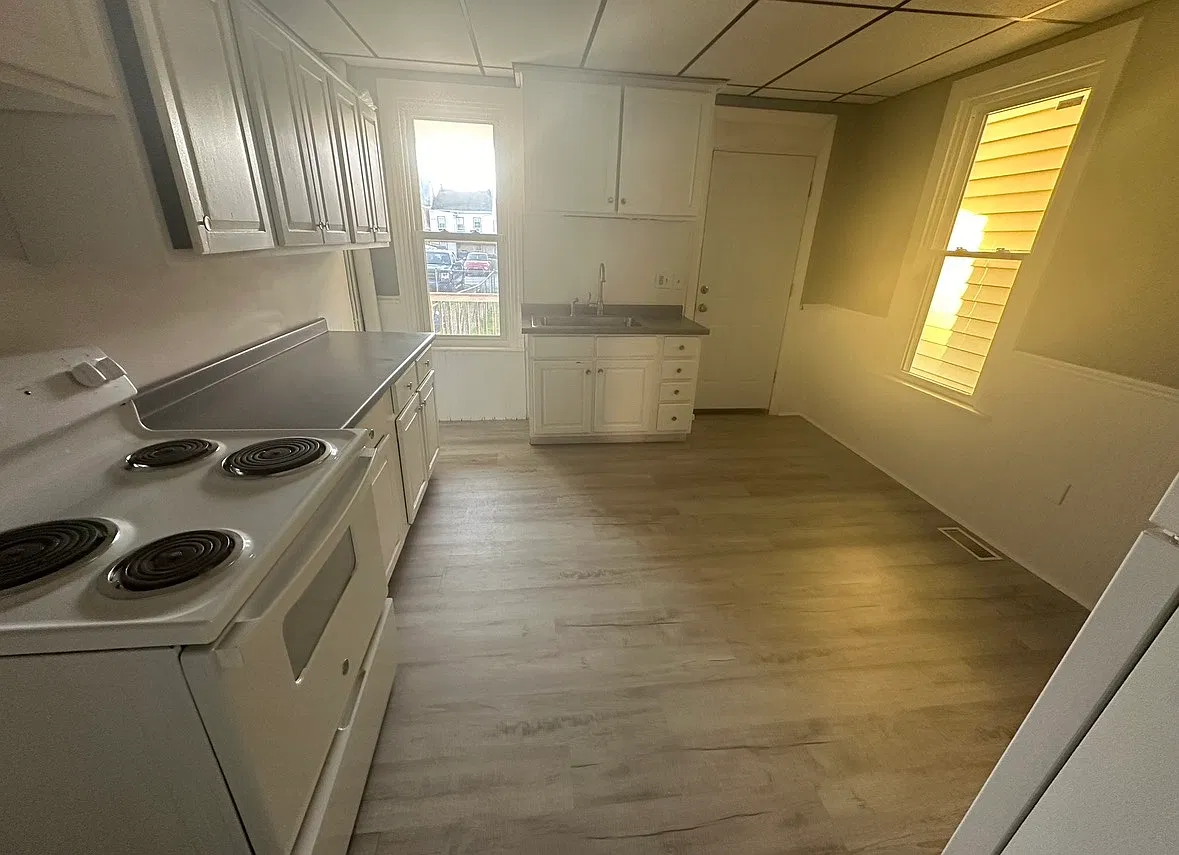 2 bed, 1100 sqft, $1,350 — Photo 3