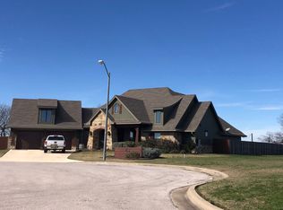 104 Davis Ct, Thorndale, TX 76577