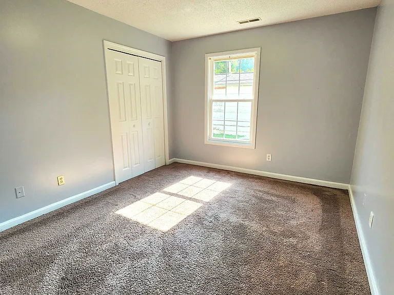 2206 Ravenswood Dr — Photo 7
