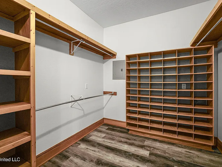 15301 Parker Rd — Photo 39