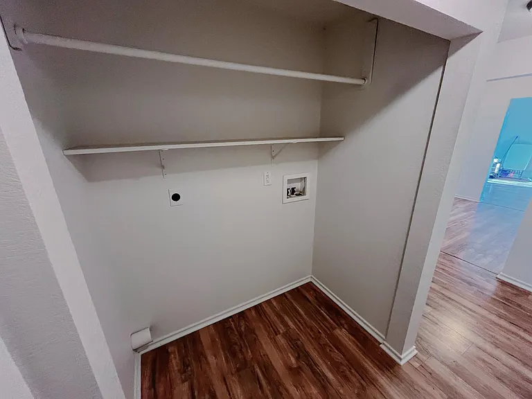 101 Sweeney Ave — Photo 16