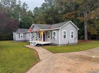 1673 Walker Ln, New Market, AL 35761