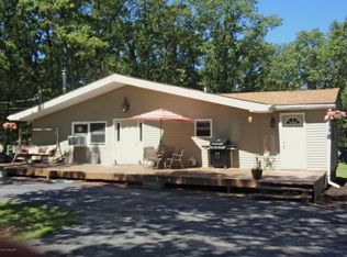 1177 Bluebird Ln, Bushkill, PA 18324