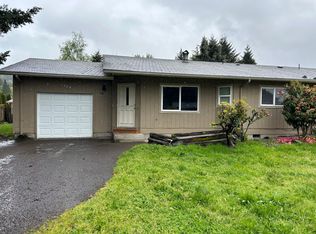 132 Tilla Dr APT A, Kelso, WA 98626