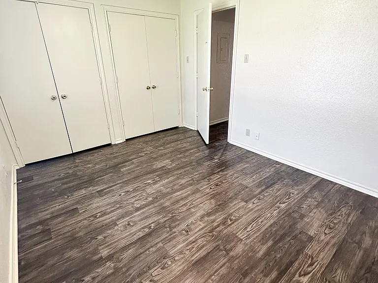 721 Avenue A #8 — Photo 28