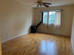 90 College Dr, Edison, NJ 08817