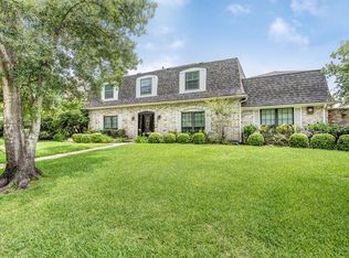 1307 W Vistawood Dr, Houston, TX 77077