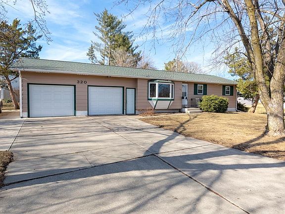 2nd image of 320 Valley Rd