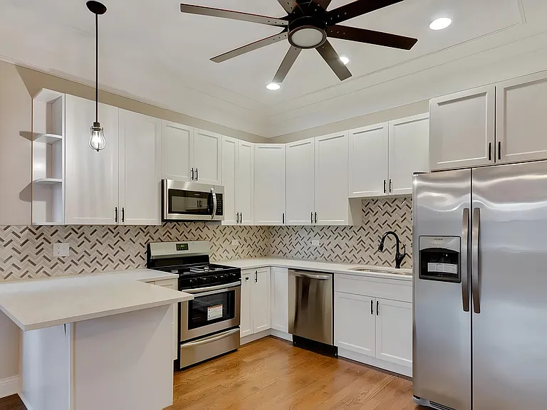 4520 S King Dr #3B — Photo 8