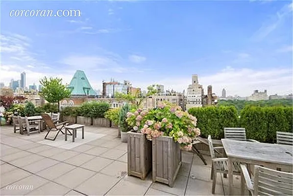 Sold by Corcoran | media 27