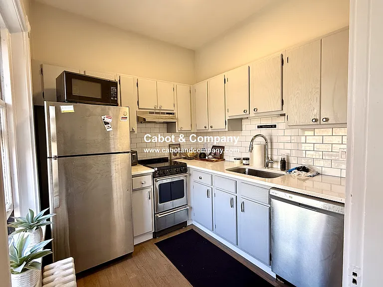 475 Beacon St #4F — Photo 9