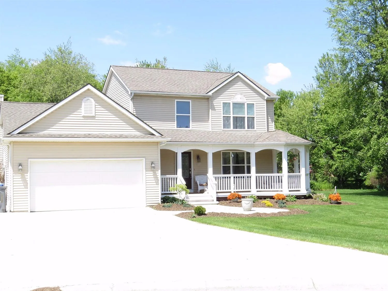 6848 Goldwin Dr photo 1
