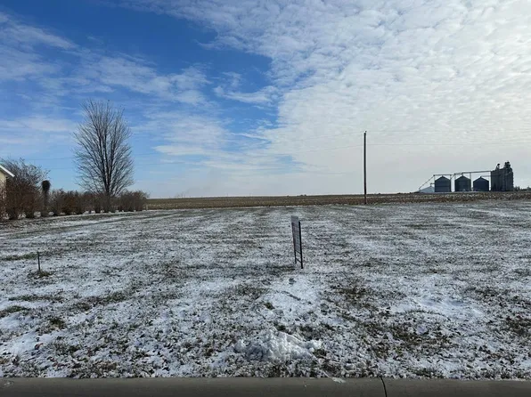 907 Sunrise Dr, Gowrie, IA 50543