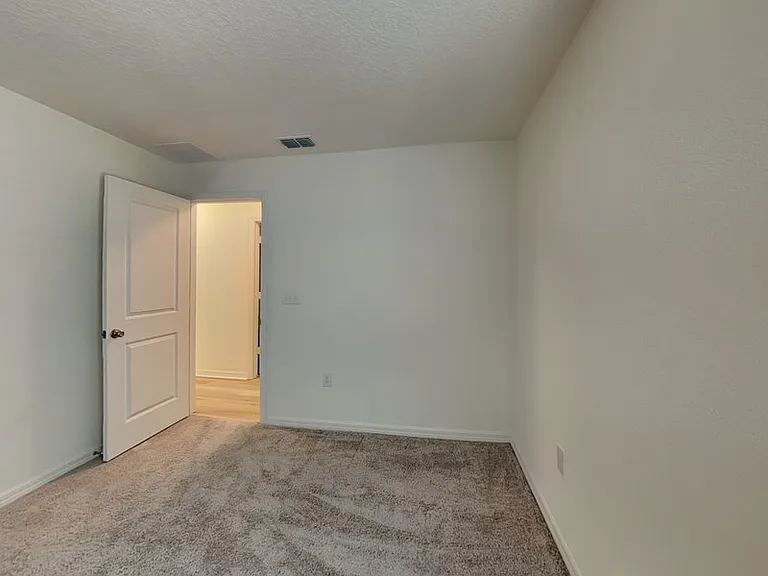 1052 Papaya Cir — Photo 10