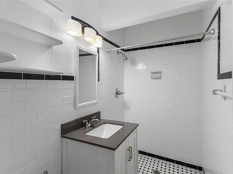 817 Lenox Ave #6 — Photo 11