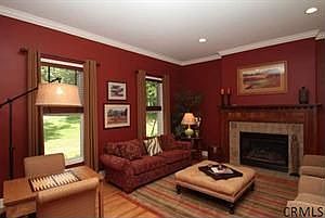 3rd image of 7 Stony Brook Dr