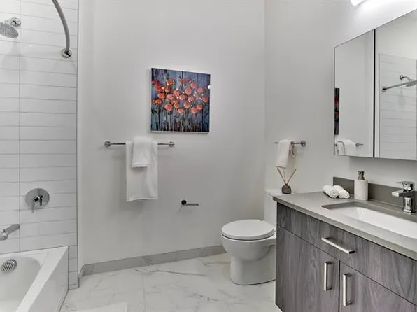 260 Avenue East image 13 of 24