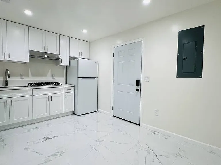 6243 Chapman Ave — Photo 4