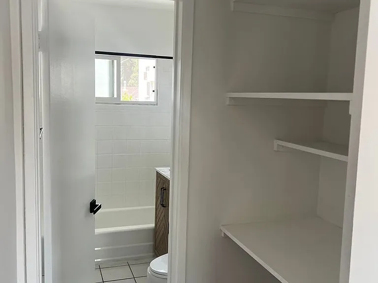 10926 Hortense St — Photo 6
