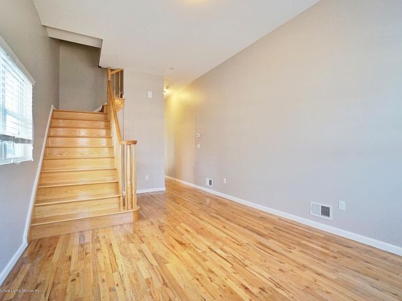 4th image of 200B Dubois Ave #B
