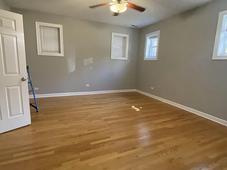915 W Dakin St — Photo 29