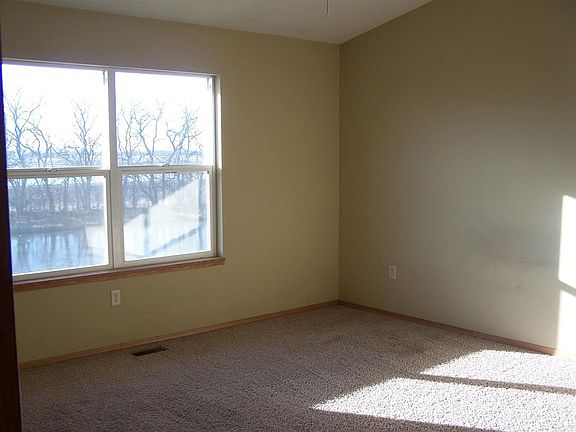 5th image of 1424 E Sunset Ct
